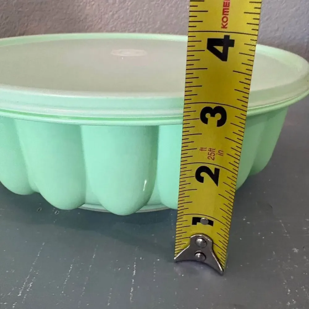 Vintage Tupperware Jel-Ring jello mold in mint green complete set